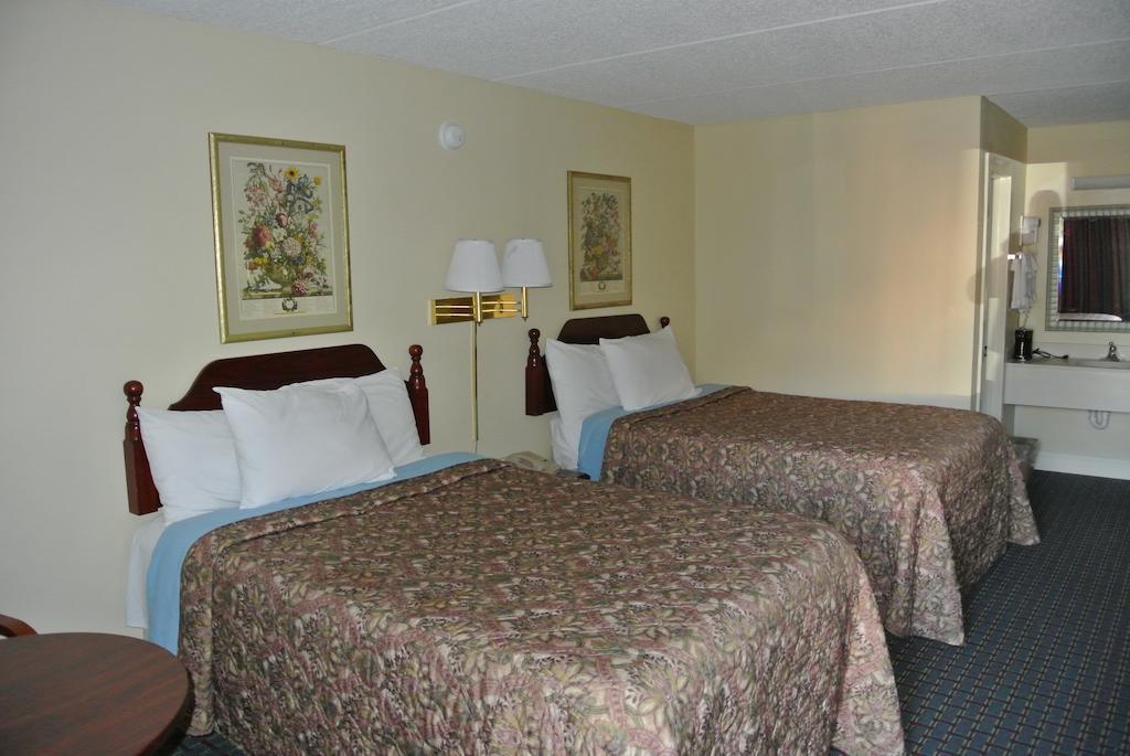Rodeway Inn Norcross Bilik gambar